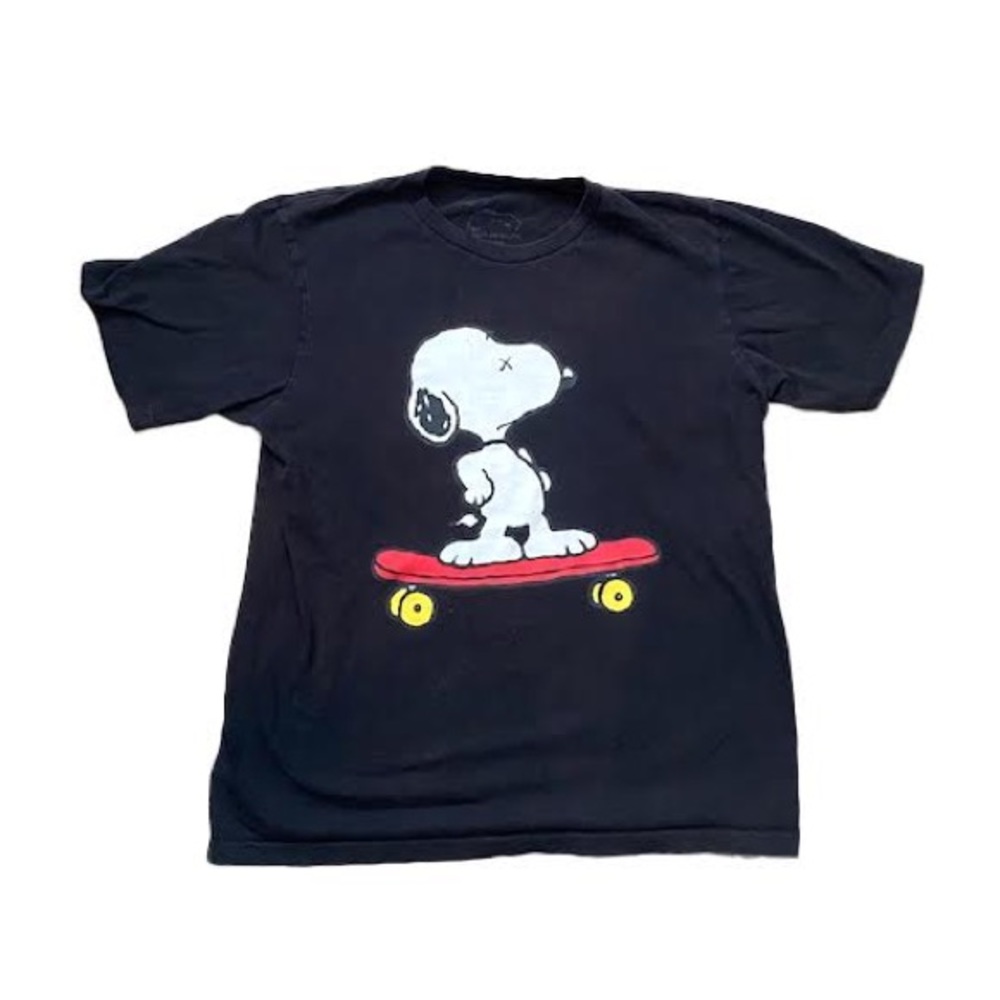 UNIQLO Peanuts x Kaws skating t shirt